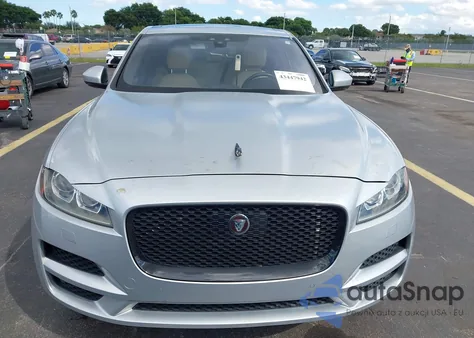 2019 Jaguar F-Pace 25T Premium из США, поврежденный, VIN SADCJ2FX1KA397519